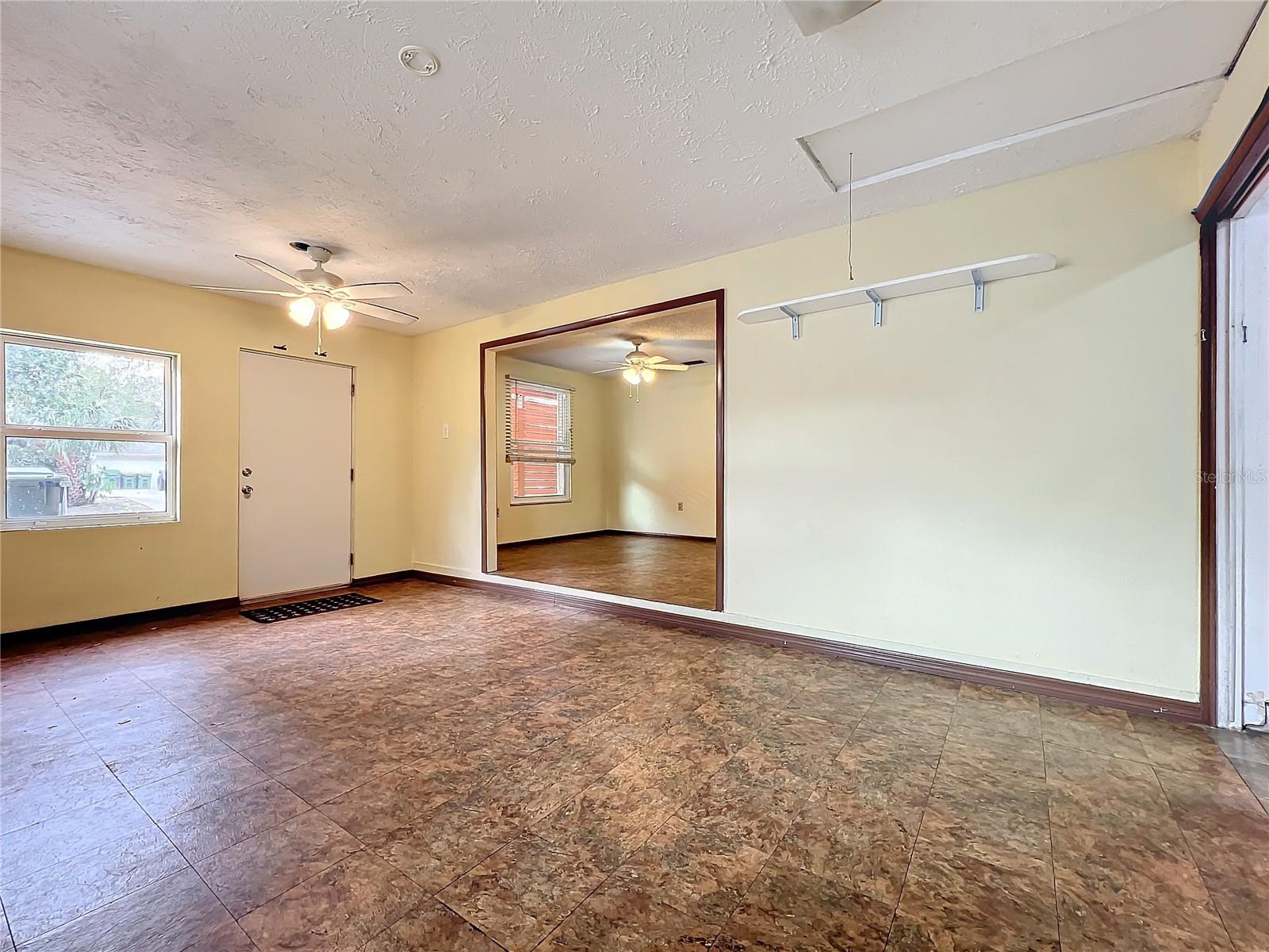 70 HORTON CIR, SARASOTA, FL, 34232
