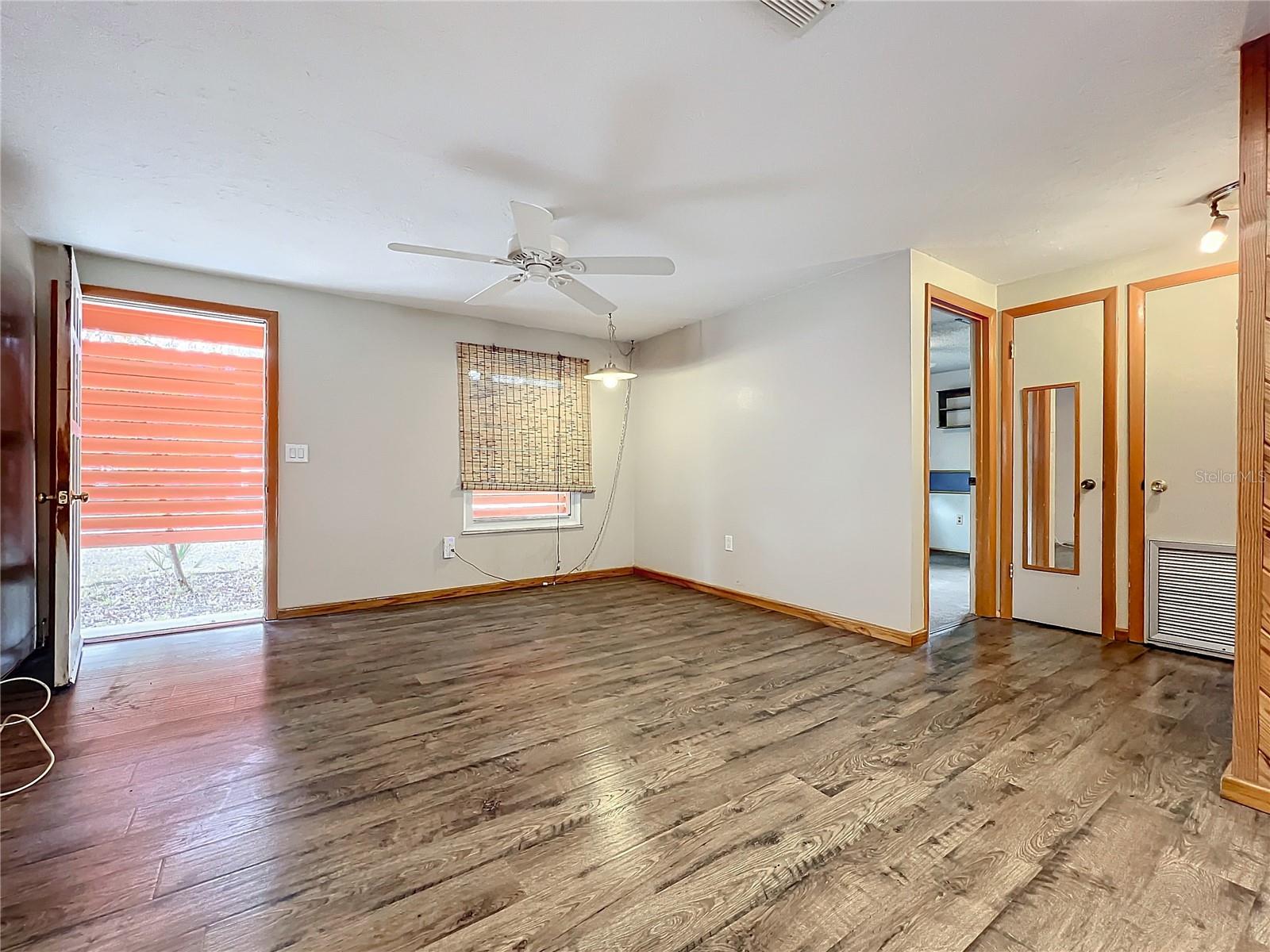 70 HORTON CIR, SARASOTA, FL, 34232
