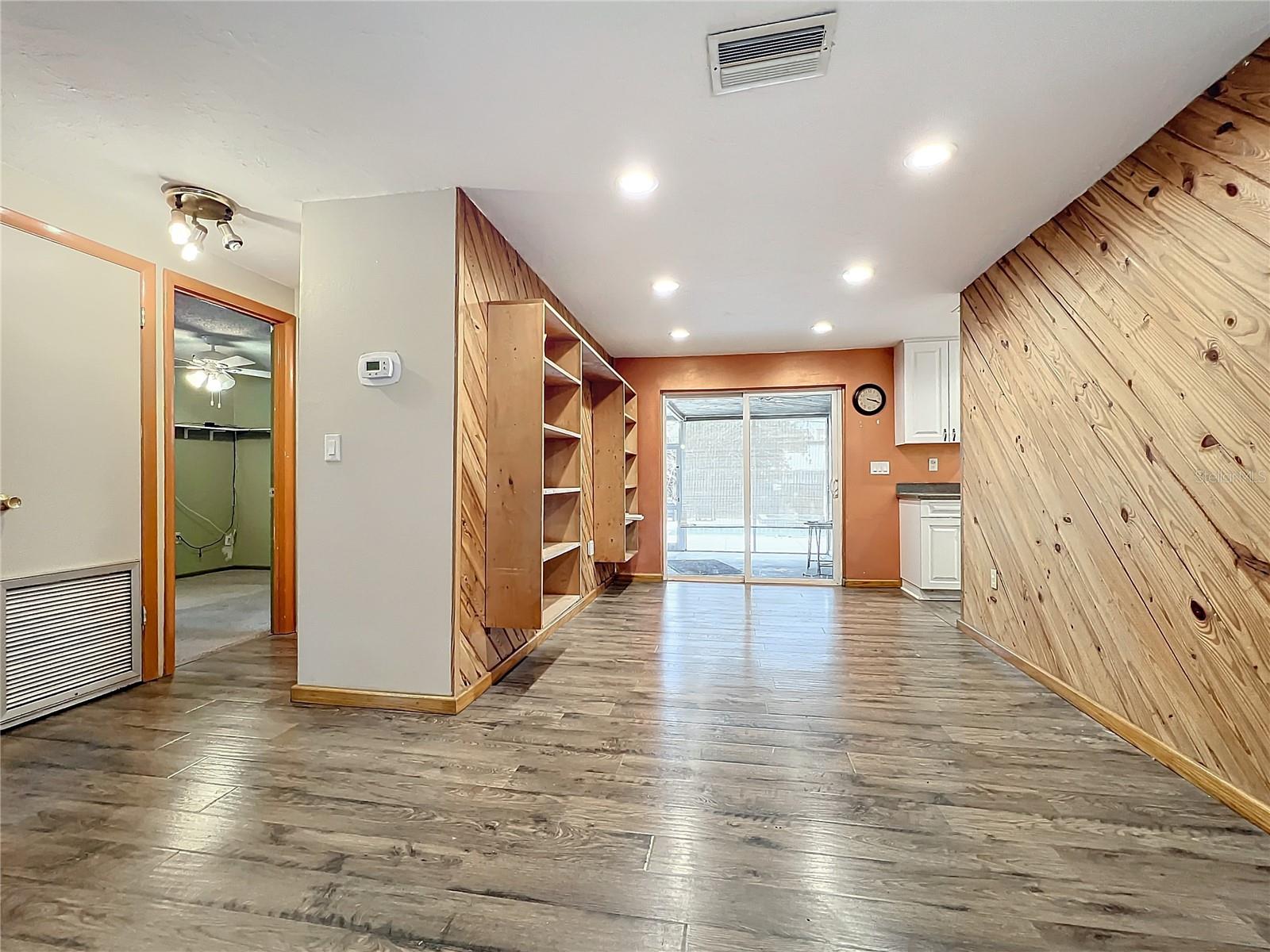 70 HORTON CIR, SARASOTA, FL, 34232