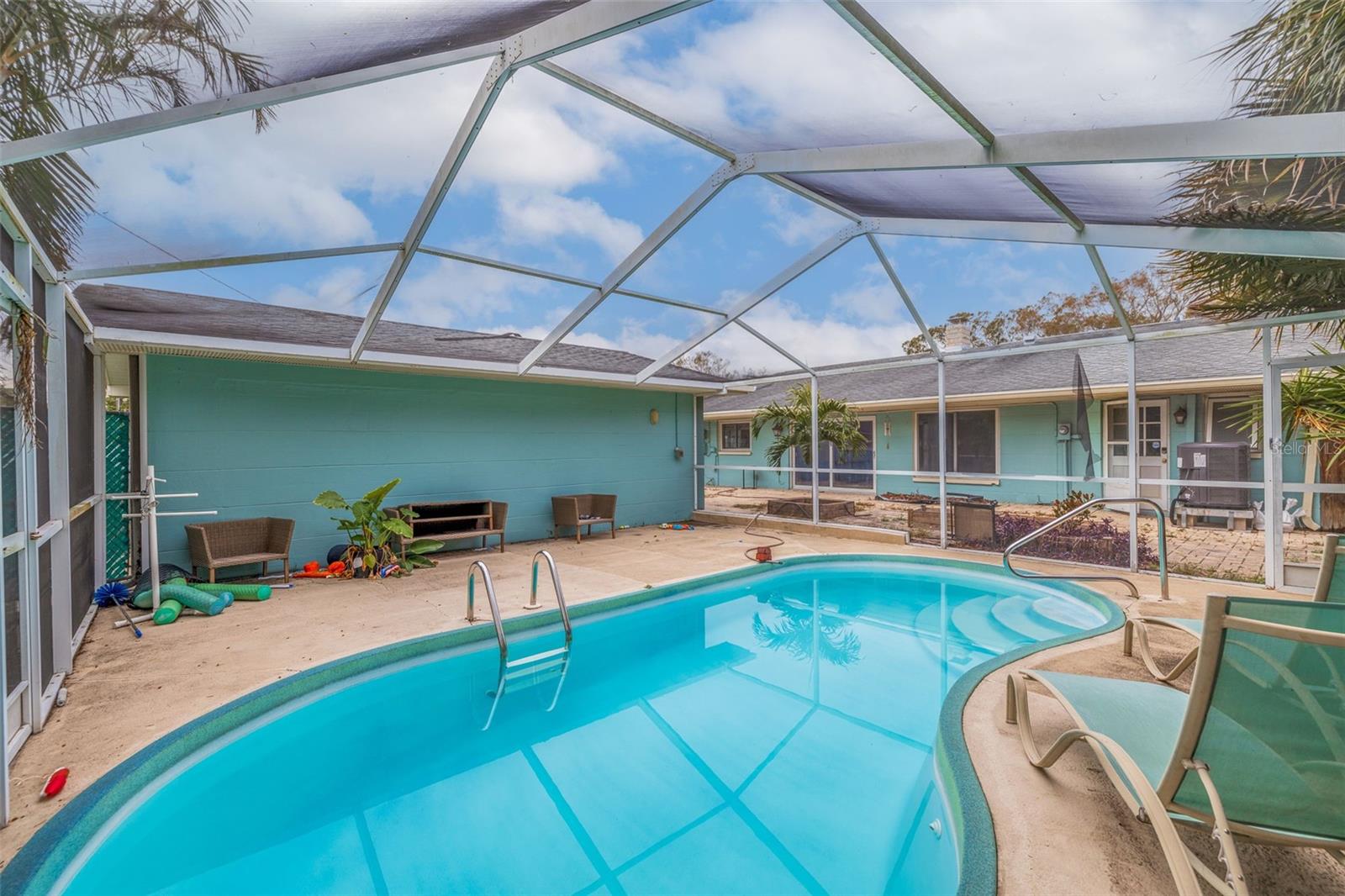 120 80TH AVE N, ST PETERSBURG, FL, 33702