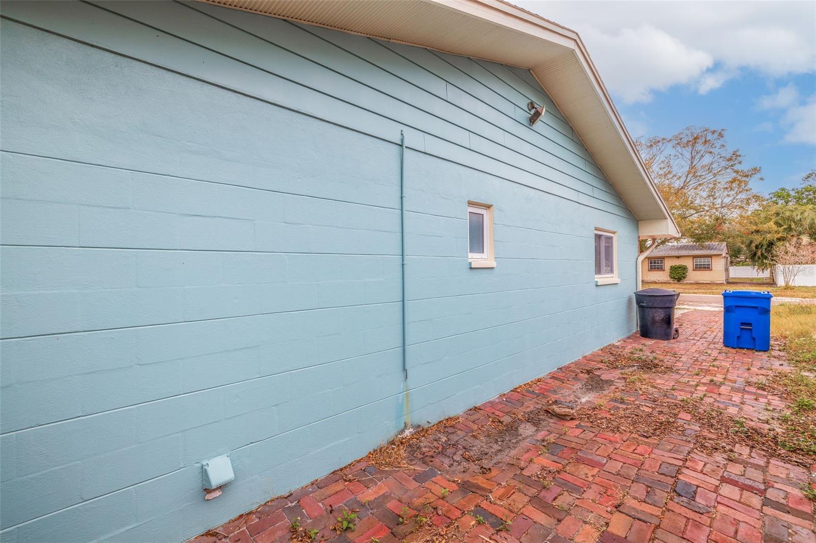 120 80TH AVE N, ST PETERSBURG, FL, 33702