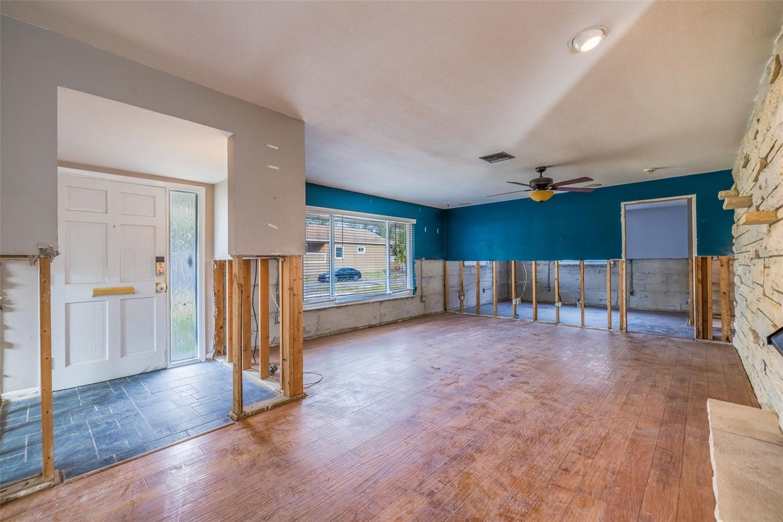 120 80TH AVE N, ST PETERSBURG, FL, 33702