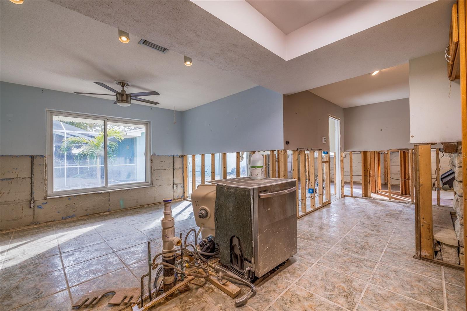 120 80TH AVE N, ST PETERSBURG, FL, 33702
