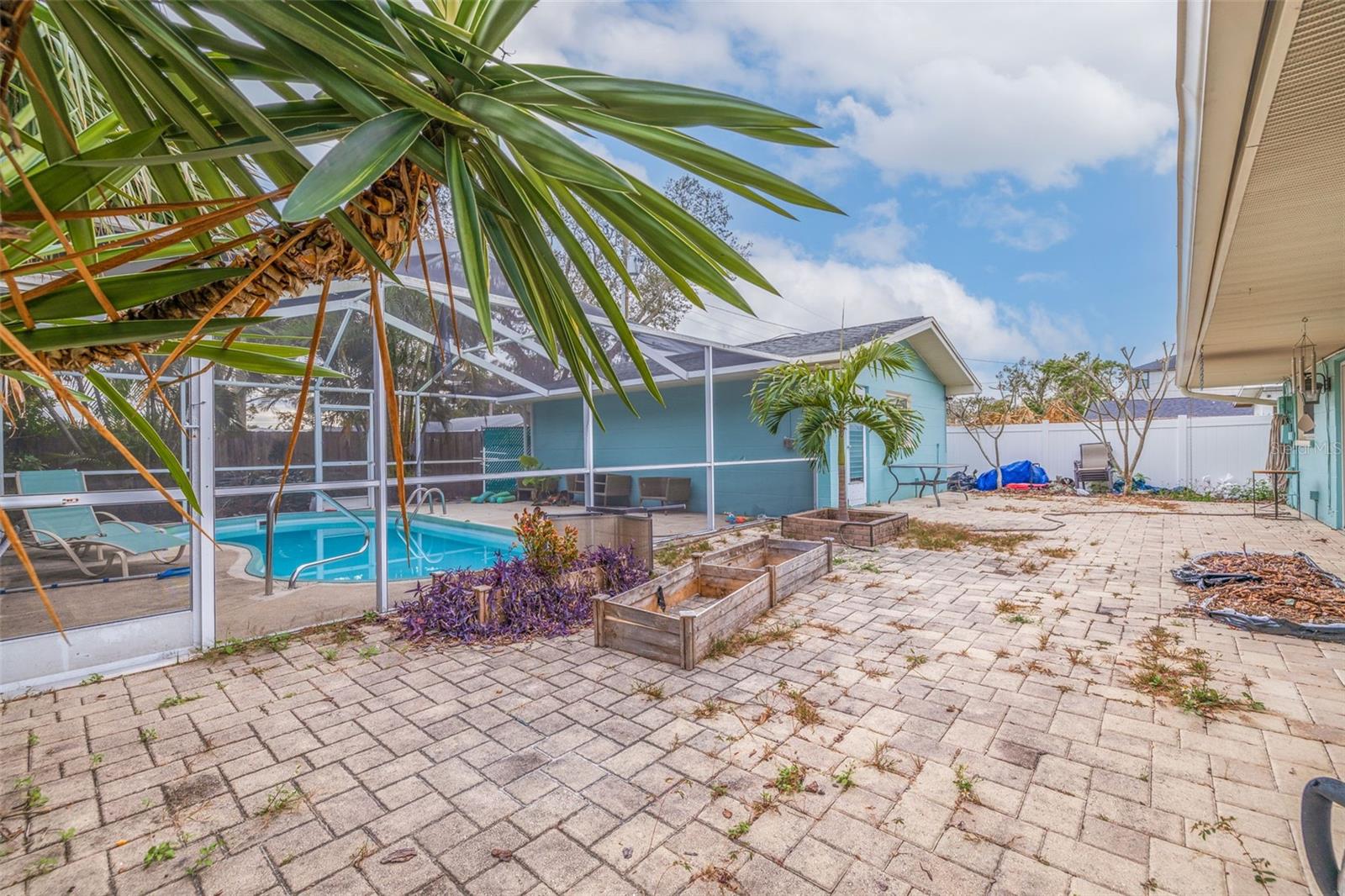 120 80TH AVE N, ST PETERSBURG, FL, 33702