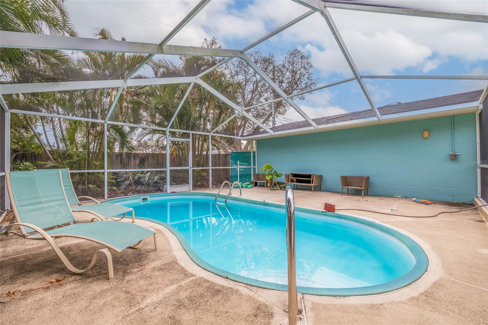 120 80TH AVE N, ST PETERSBURG, FL, 33702