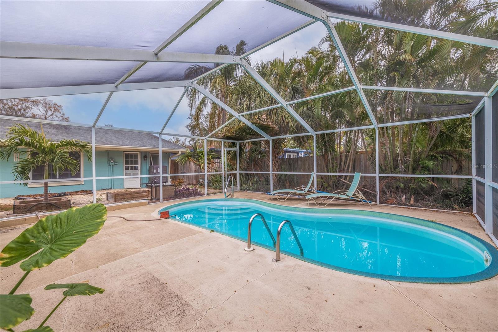 120 80TH AVE N, ST PETERSBURG, FL, 33702