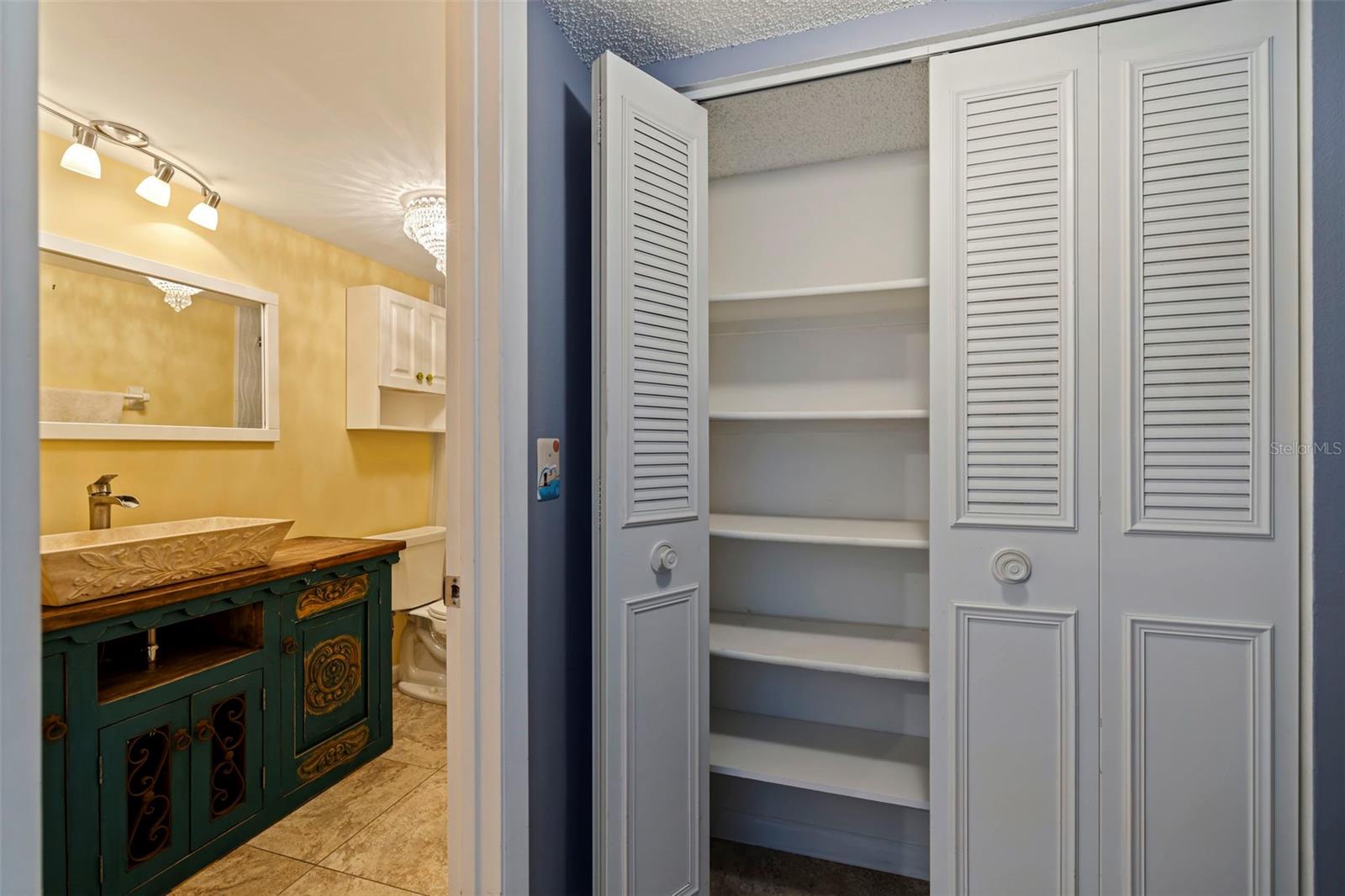 6020 SHORE BLVD S #411, GULFPORT, FL, 33707