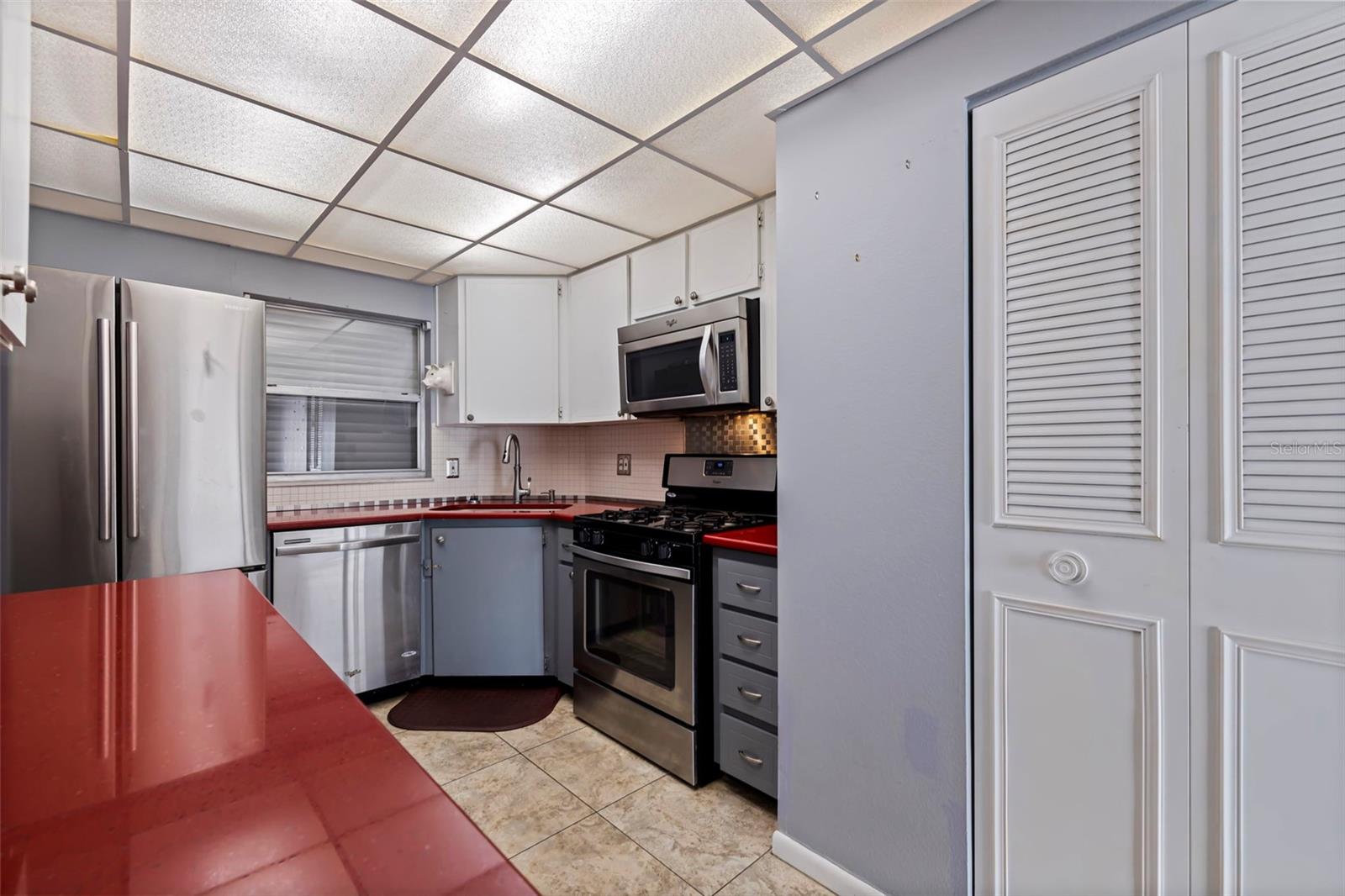 6020 SHORE BLVD S #411, GULFPORT, FL, 33707