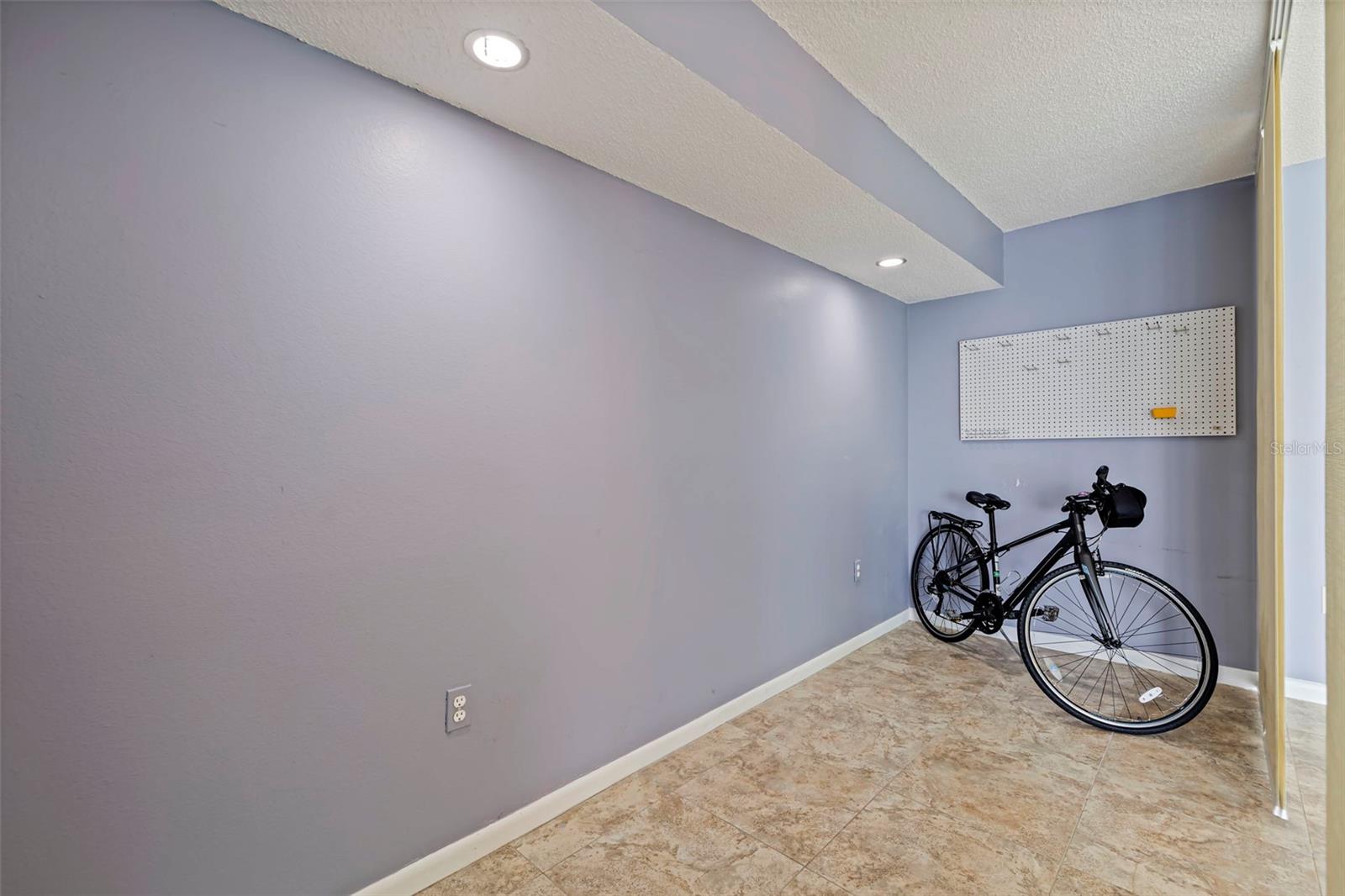 6020 SHORE BLVD S #411, GULFPORT, FL, 33707