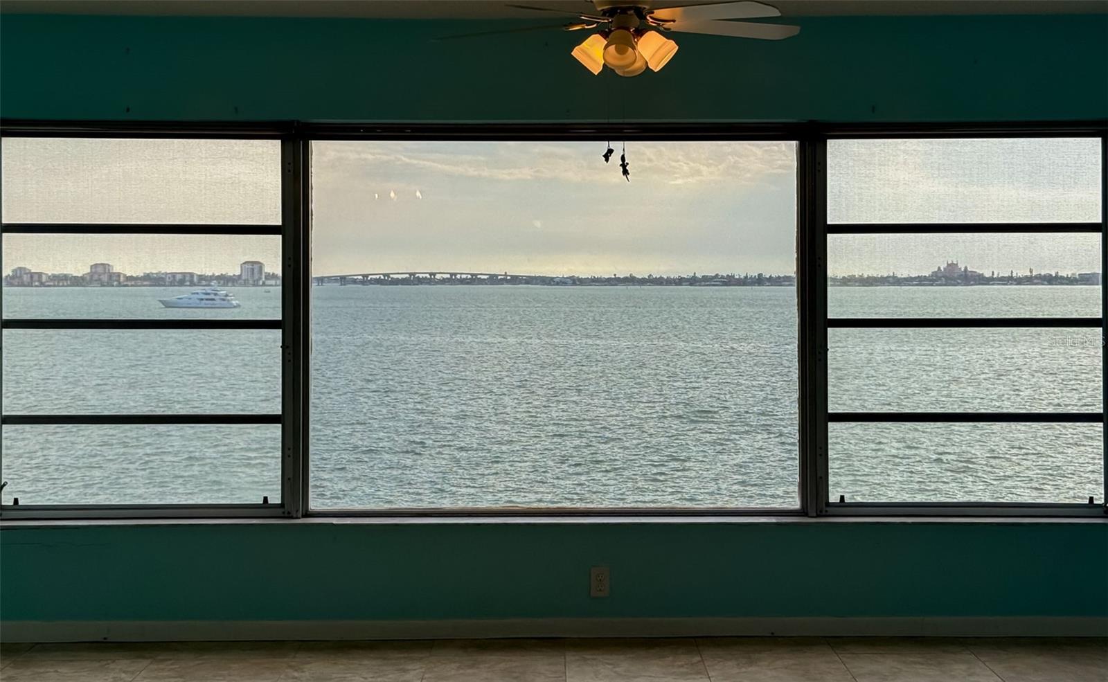 6020 SHORE BLVD S #411, GULFPORT, FL, 33707