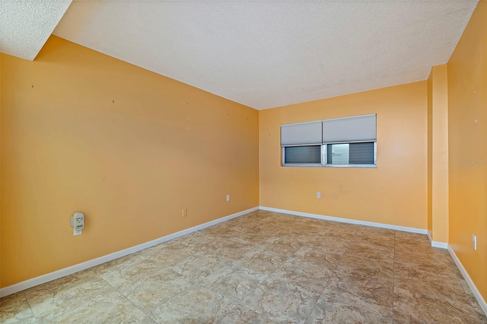 6020 SHORE BLVD S #411, GULFPORT, FL, 33707