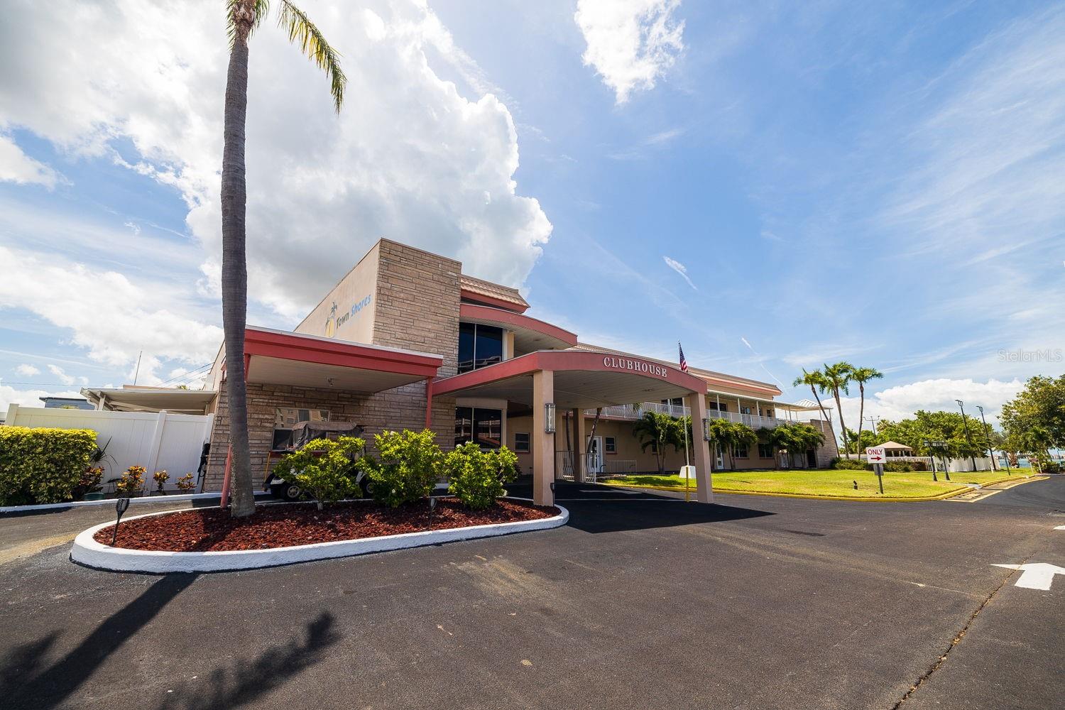 6020 SHORE BLVD S #411, GULFPORT, FL, 33707