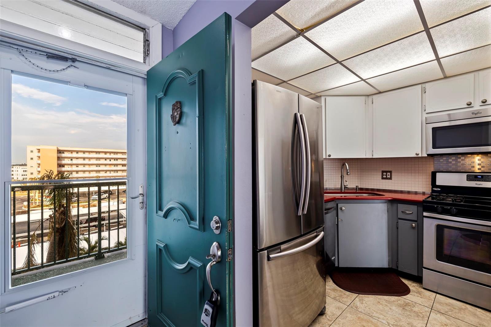 6020 SHORE BLVD S #411, GULFPORT, FL, 33707