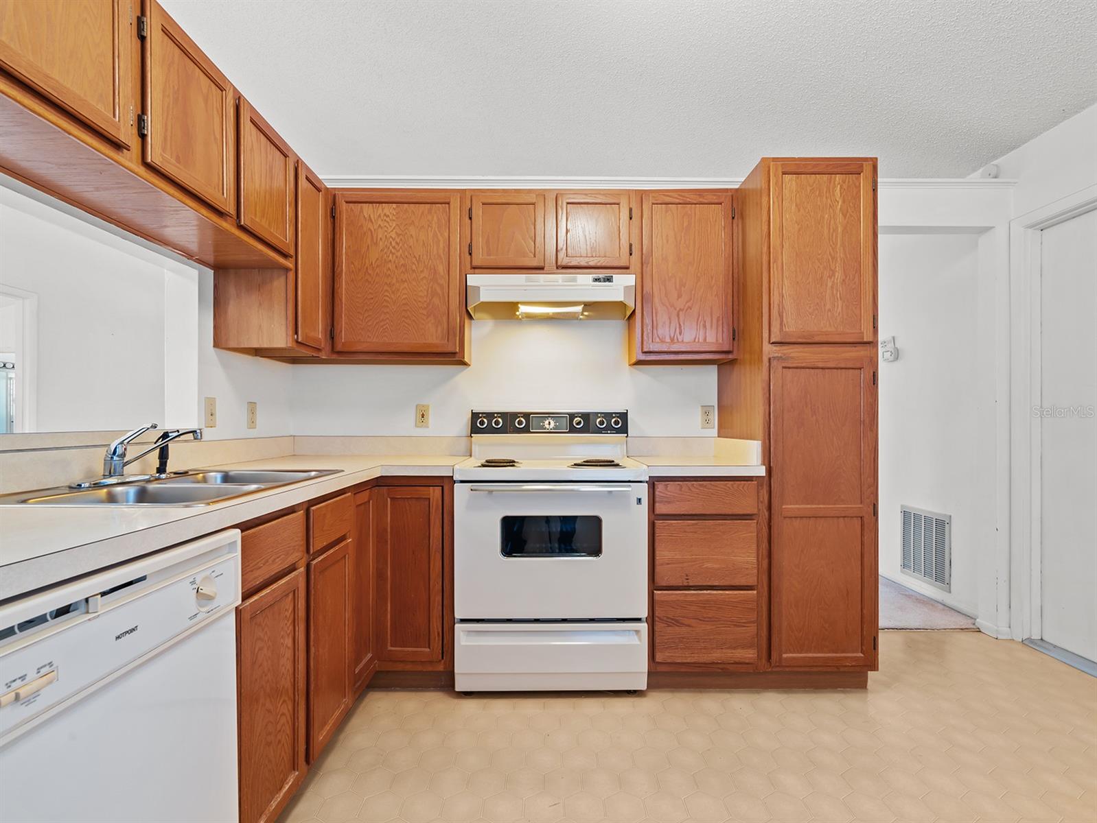 1360 CHERRYBARK RD, APOPKA, FL, 32703