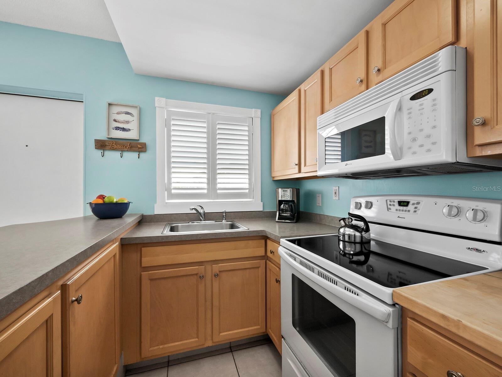 475 BENJAMIN FRANKLIN DR #215, SARASOTA, FL, 34236