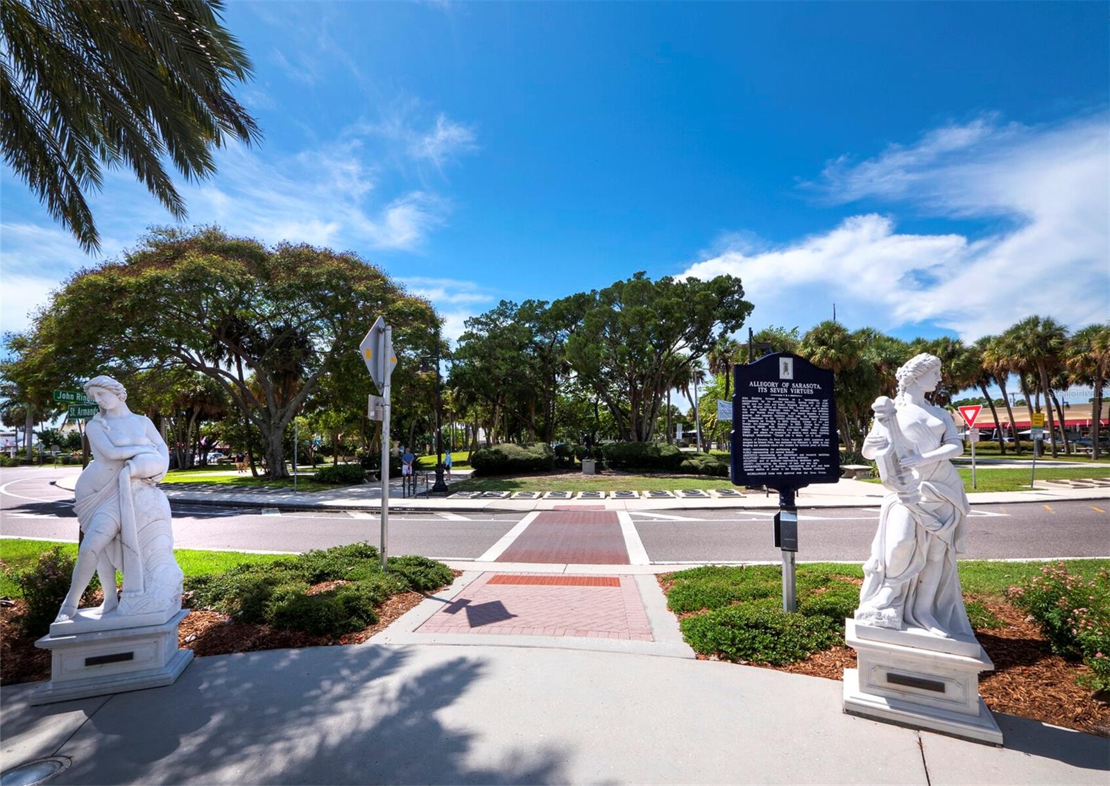475 BENJAMIN FRANKLIN DR #215, SARASOTA, FL, 34236