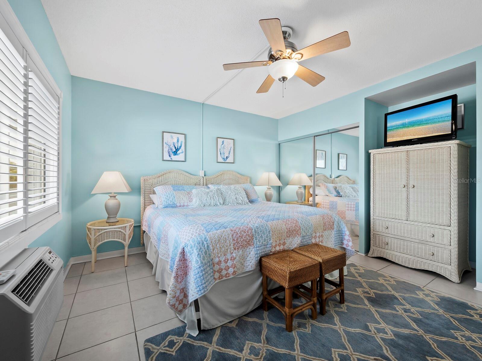 475 BENJAMIN FRANKLIN DR #215, SARASOTA, FL, 34236