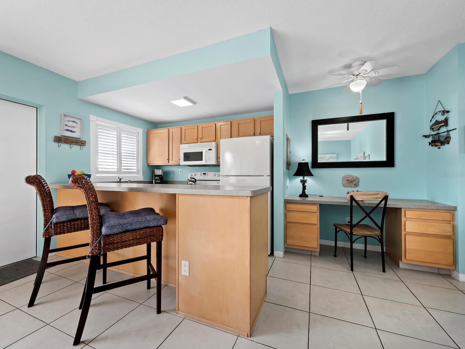 475 BENJAMIN FRANKLIN DR #215, SARASOTA, FL, 34236