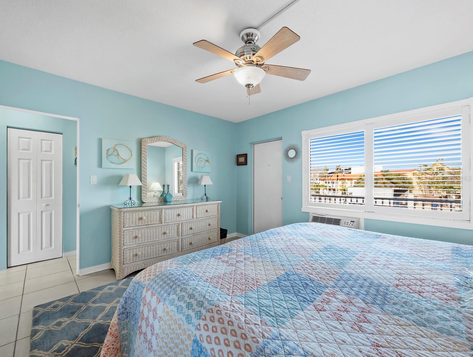 475 BENJAMIN FRANKLIN DR #215, SARASOTA, FL, 34236