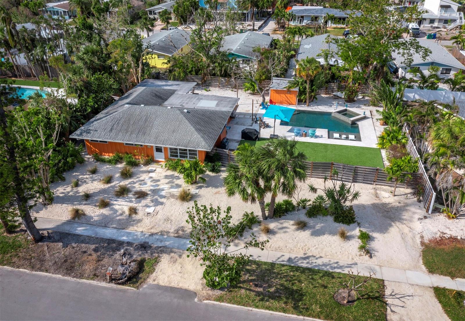 711 RUSSELL ST, LONGBOAT KEY, FL, 34228