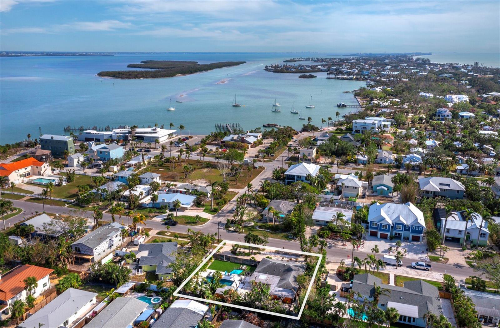 711 RUSSELL ST, LONGBOAT KEY, FL, 34228