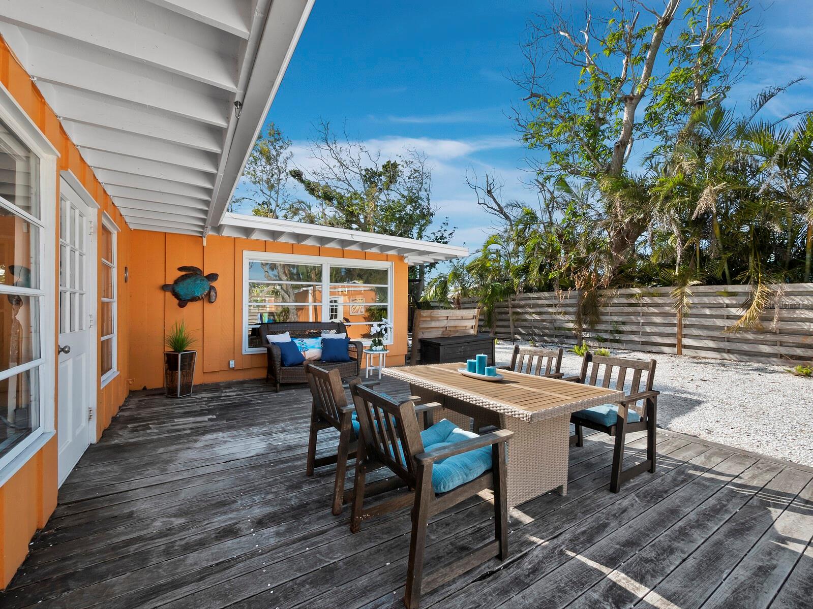 711 RUSSELL ST, LONGBOAT KEY, FL, 34228