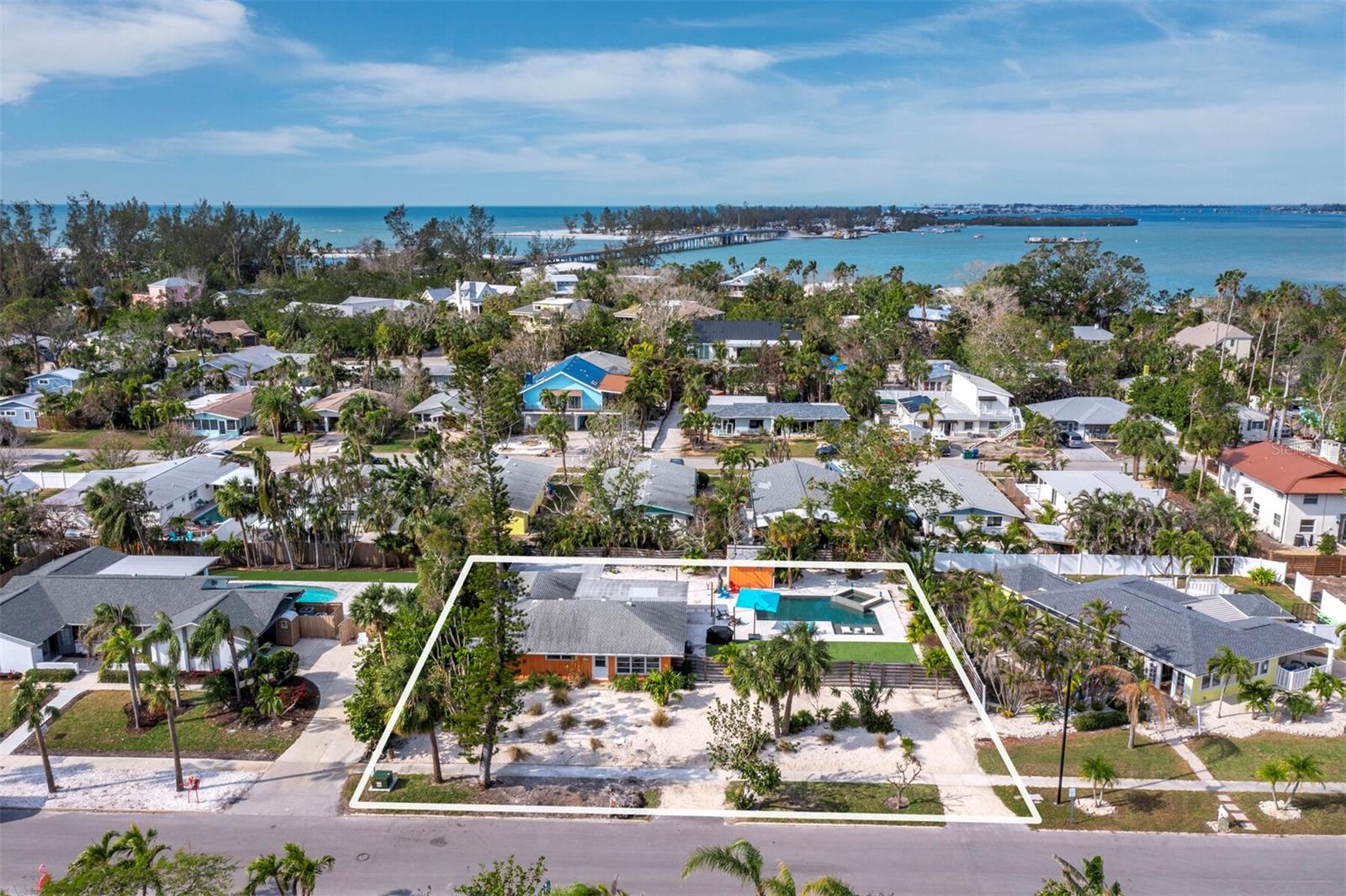 711 RUSSELL ST, LONGBOAT KEY, FL, 34228