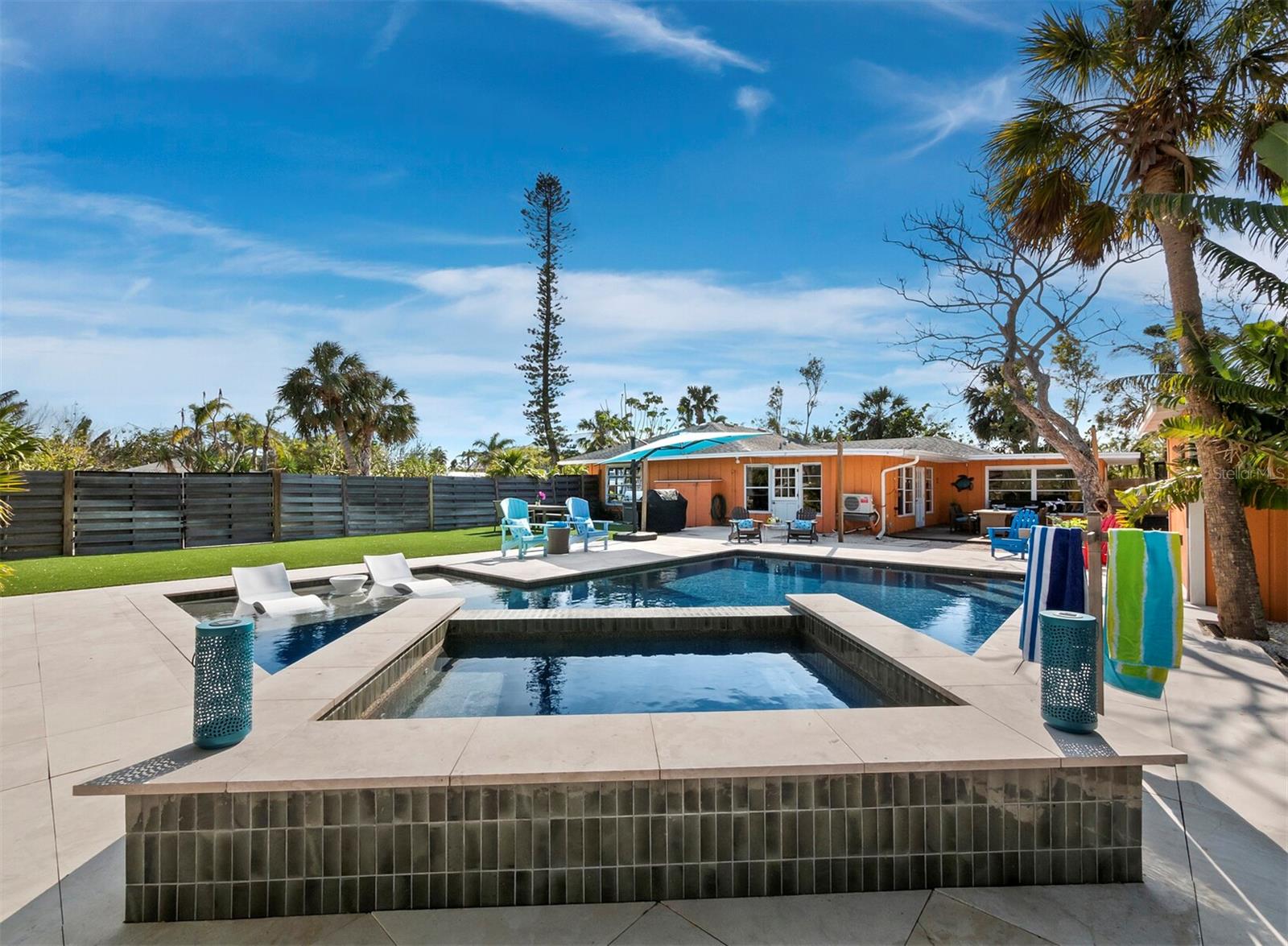 711 RUSSELL ST, LONGBOAT KEY, FL, 34228