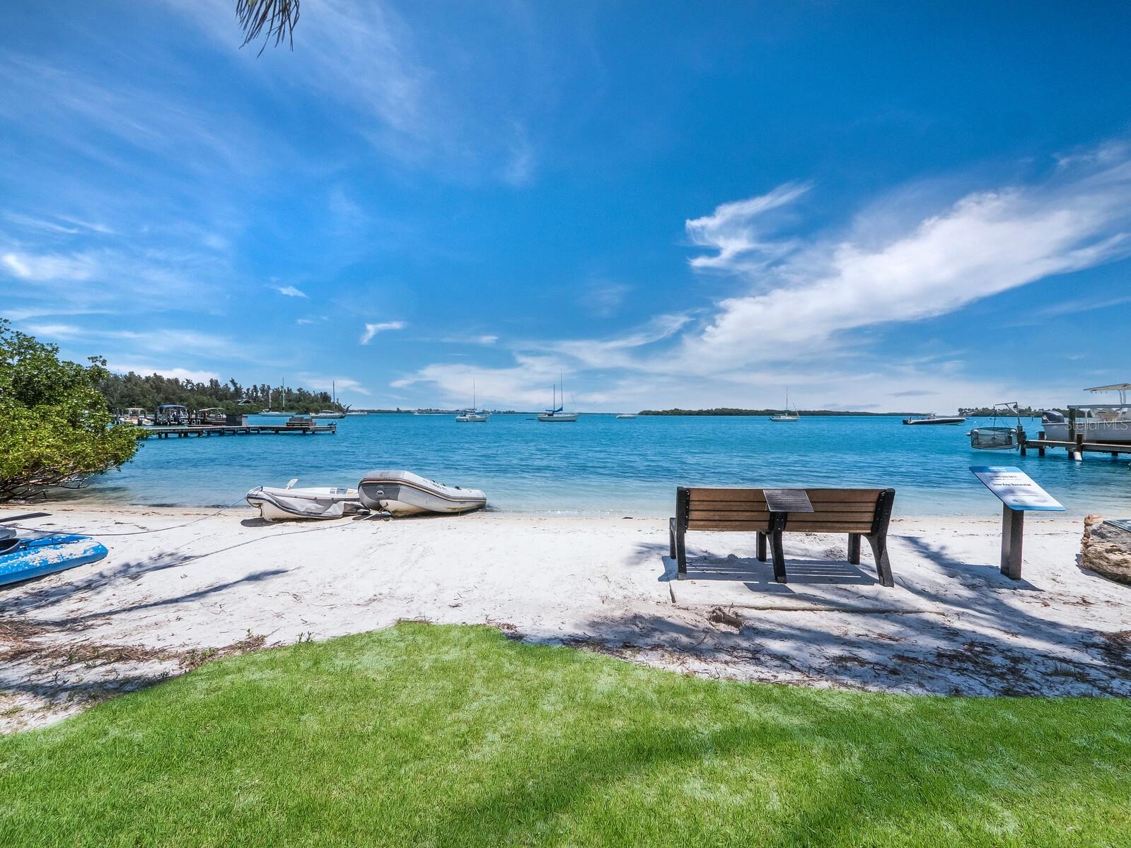711 RUSSELL ST, LONGBOAT KEY, FL, 34228