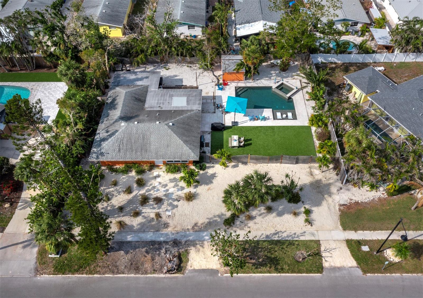 711 RUSSELL ST, LONGBOAT KEY, FL, 34228