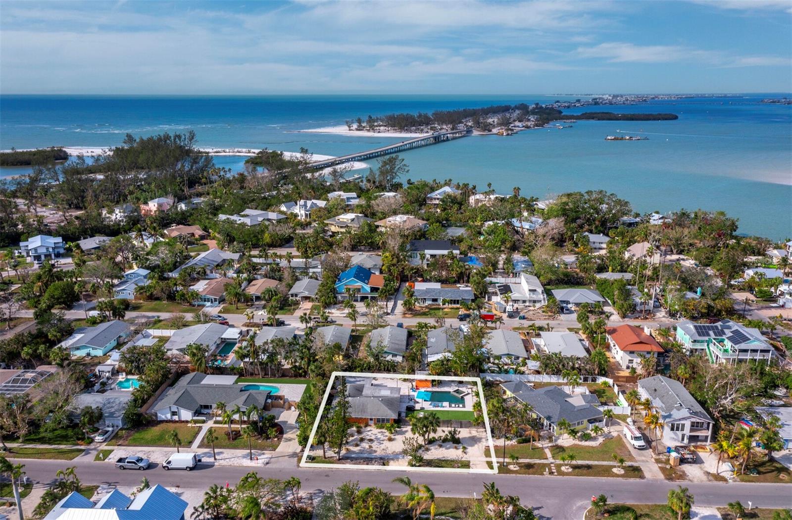 711 RUSSELL ST, LONGBOAT KEY, FL, 34228