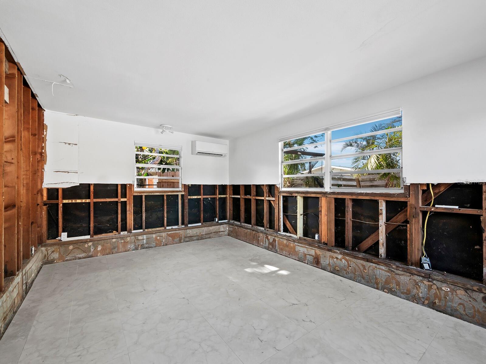 711 RUSSELL ST, LONGBOAT KEY, FL, 34228