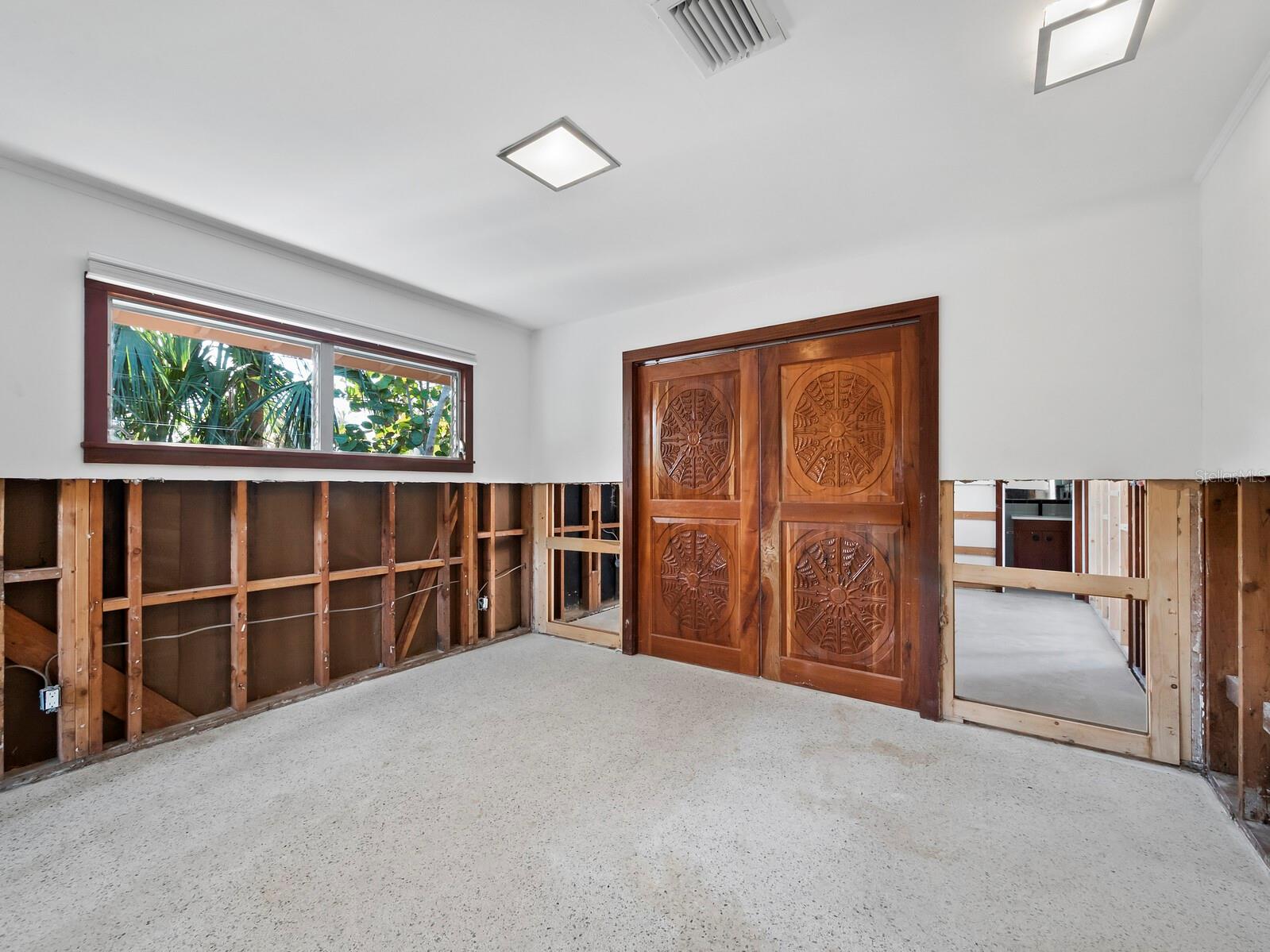 711 RUSSELL ST, LONGBOAT KEY, FL, 34228