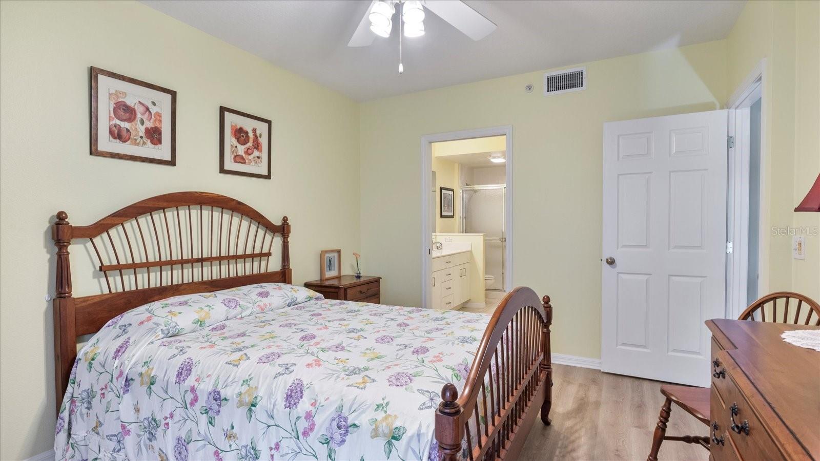 400 LAUREL LAKE DR #105, VENICE, FL, 34292