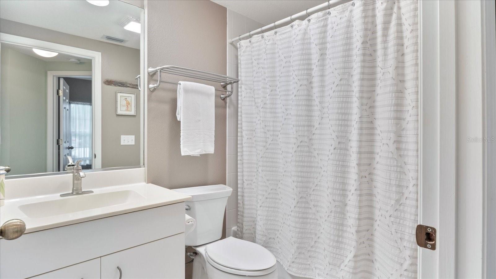 400 LAUREL LAKE DR #105, VENICE, FL, 34292