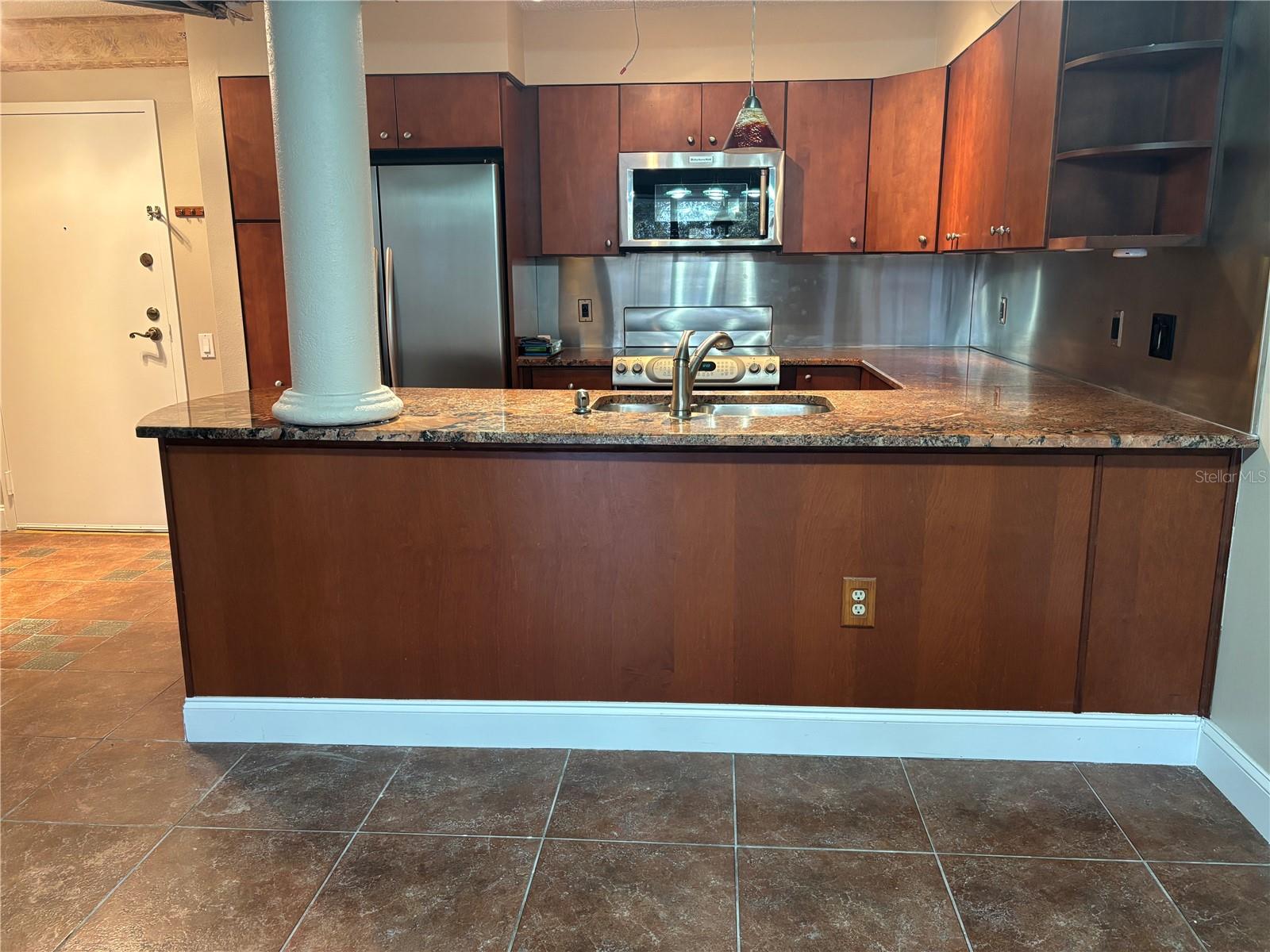 2333 FEATHER SOUND DR #B301, CLEARWATER, FL, 33762