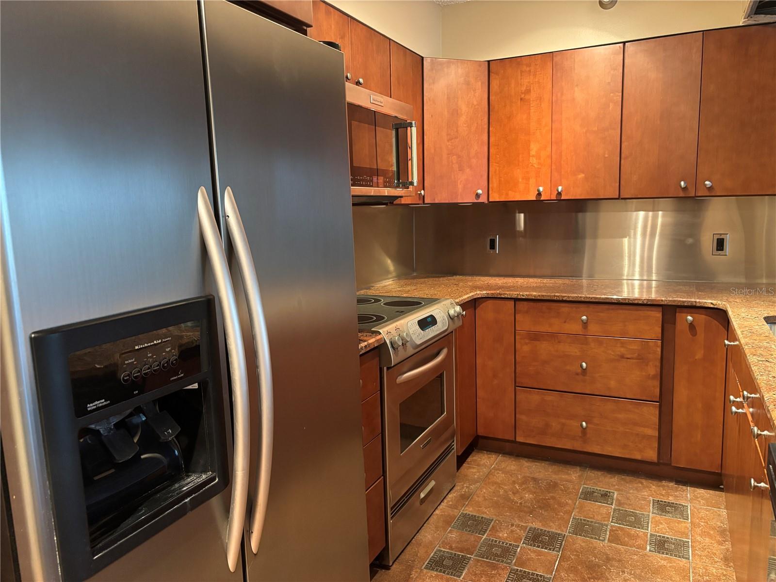 2333 FEATHER SOUND DR #B301, CLEARWATER, FL, 33762