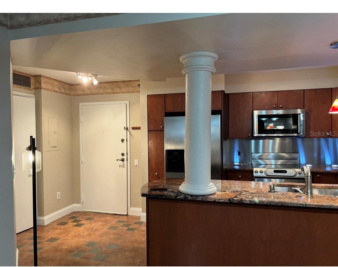 2333 FEATHER SOUND DR #B301, CLEARWATER, FL, 33762