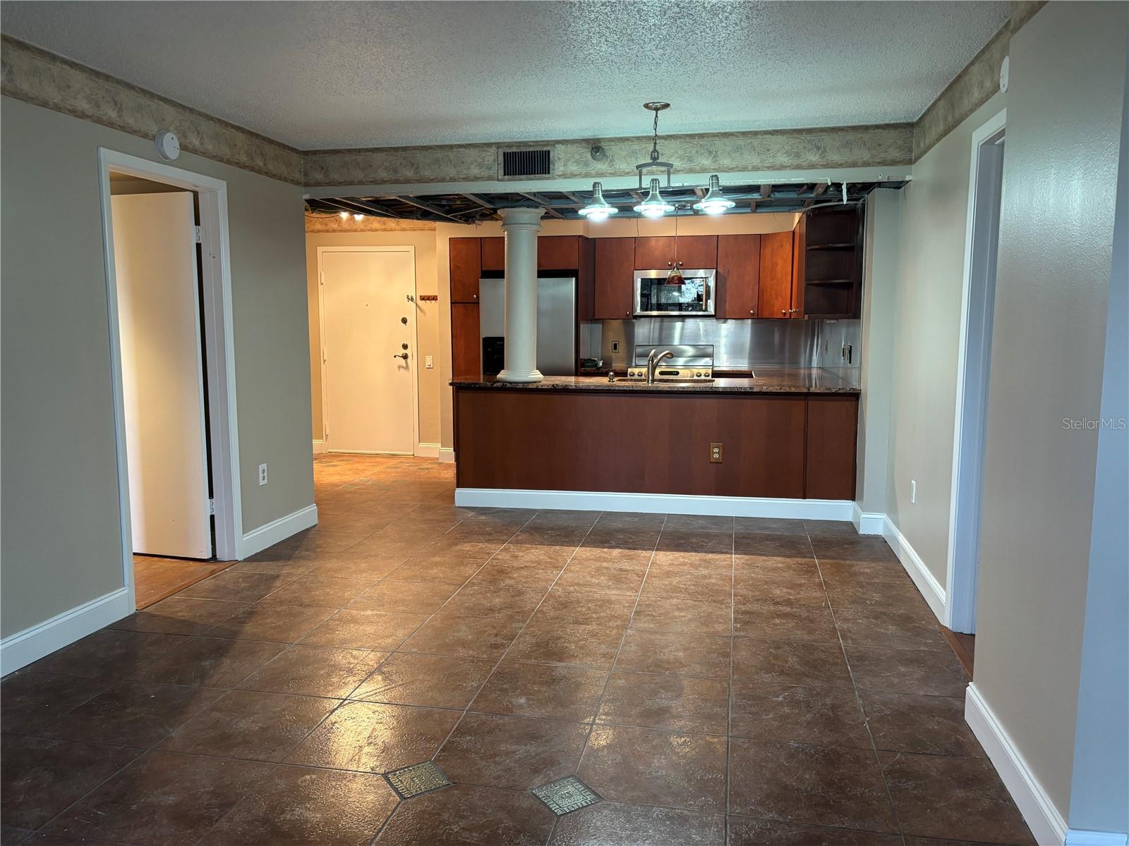 2333 FEATHER SOUND DR #B301, CLEARWATER, FL, 33762