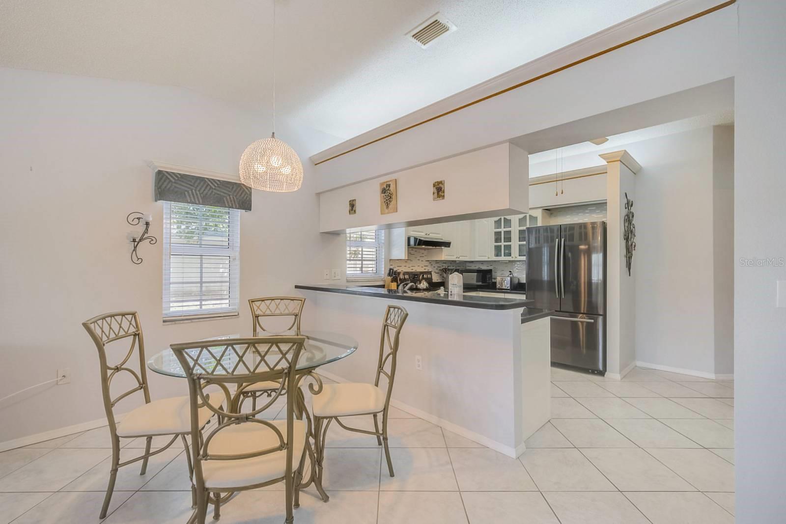 6607 39TH AVENUE CIR W, BRADENTON, FL, 34209