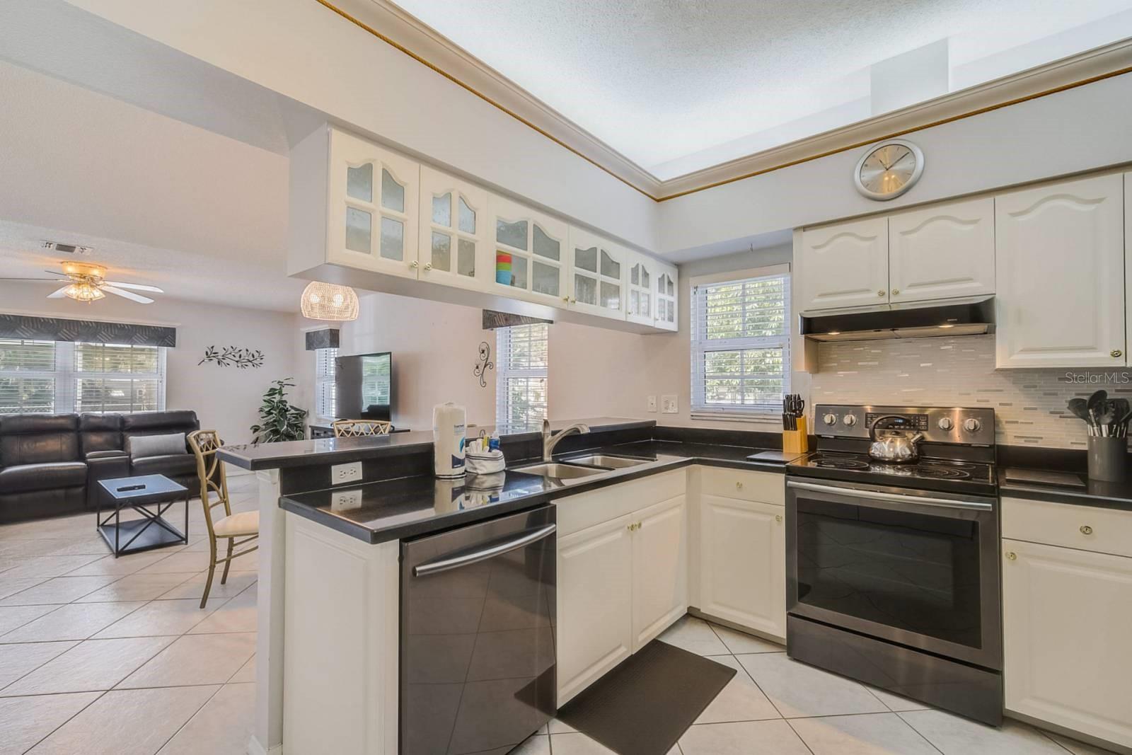 6607 39TH AVENUE CIR W, BRADENTON, FL, 34209