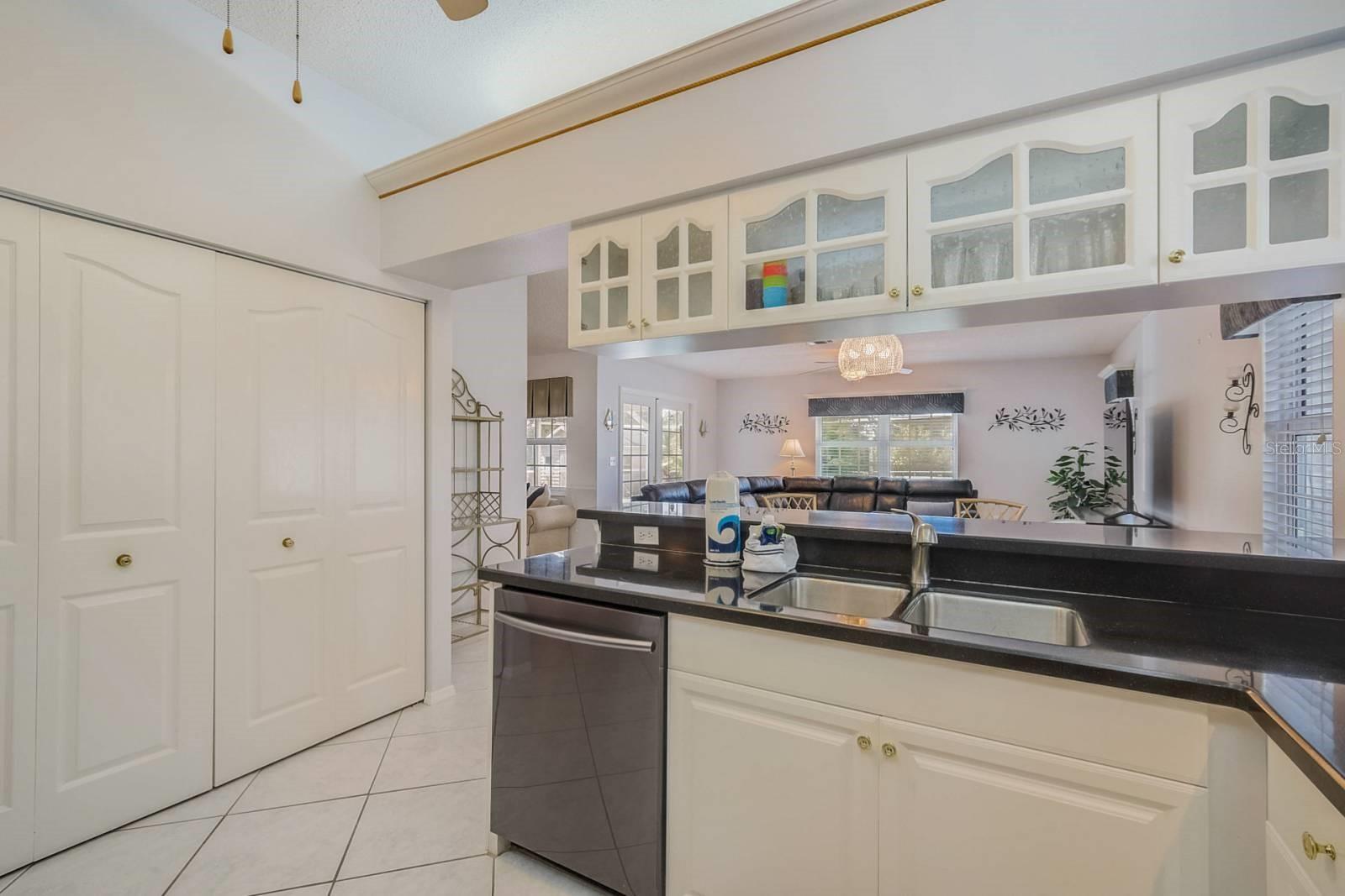 6607 39TH AVENUE CIR W, BRADENTON, FL, 34209