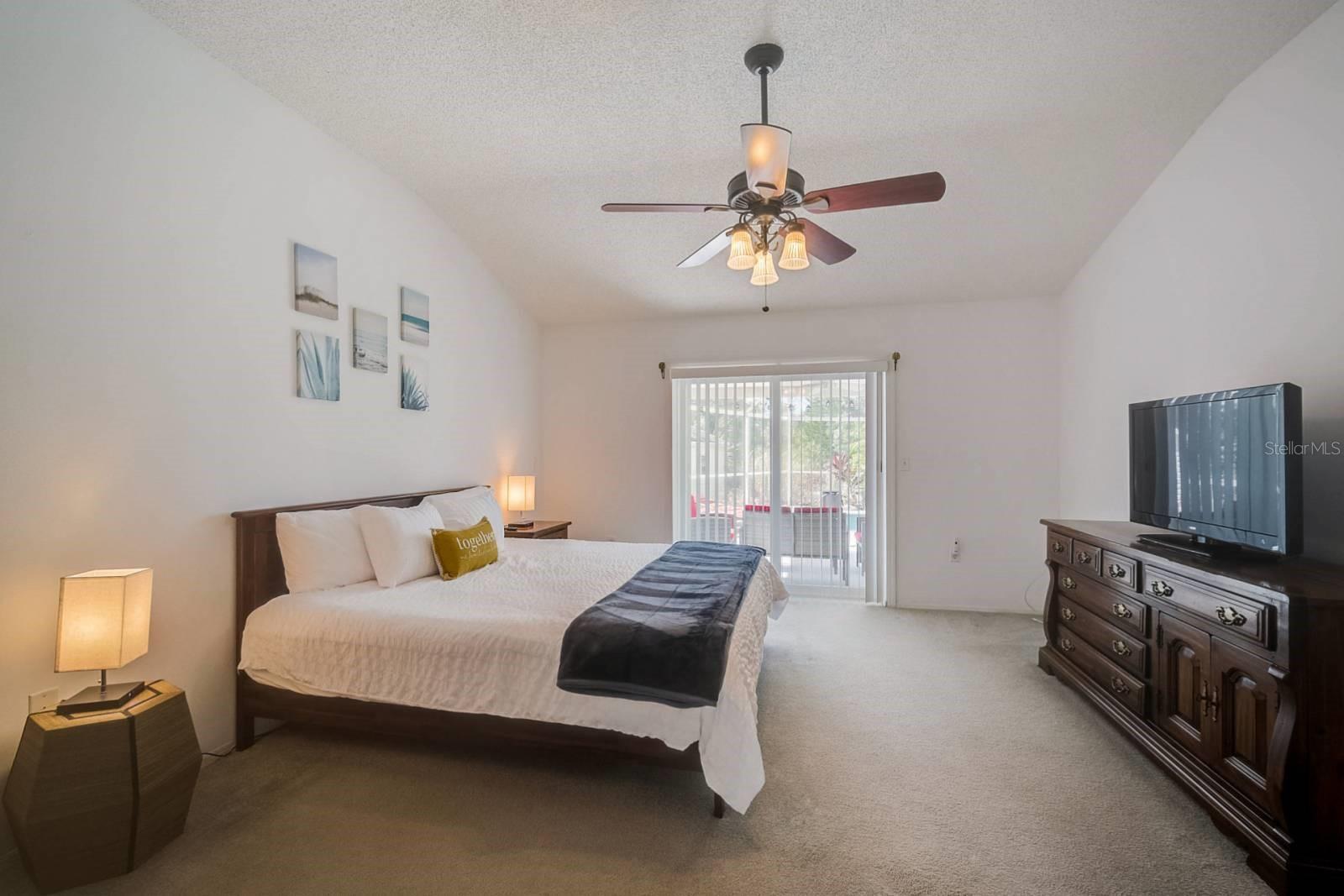 6607 39TH AVENUE CIR W, BRADENTON, FL, 34209
