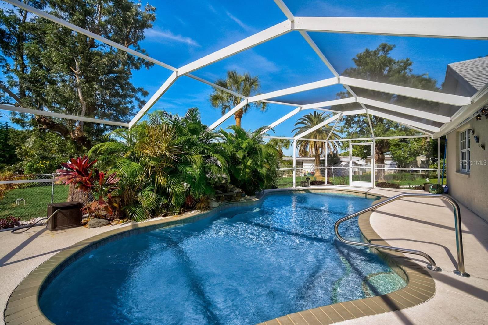 6607 39TH AVENUE CIR W, BRADENTON, FL, 34209