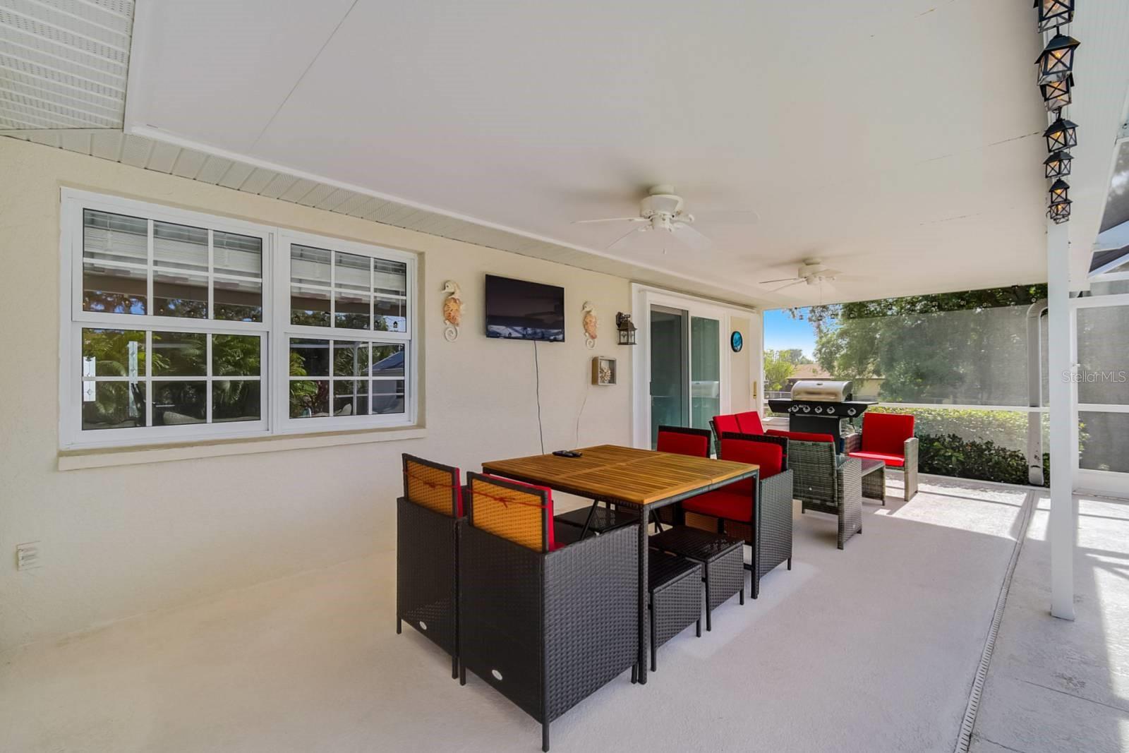 6607 39TH AVENUE CIR W, BRADENTON, FL, 34209