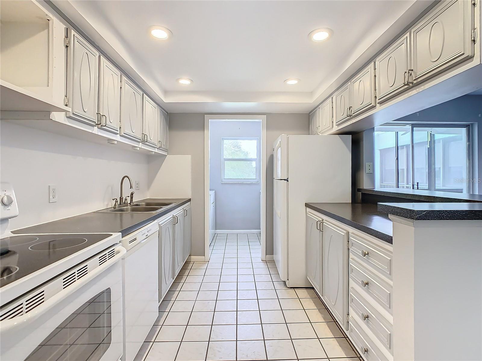 1130 N LAKE PARKER AVE #A302, LAKELAND, FL, 33805