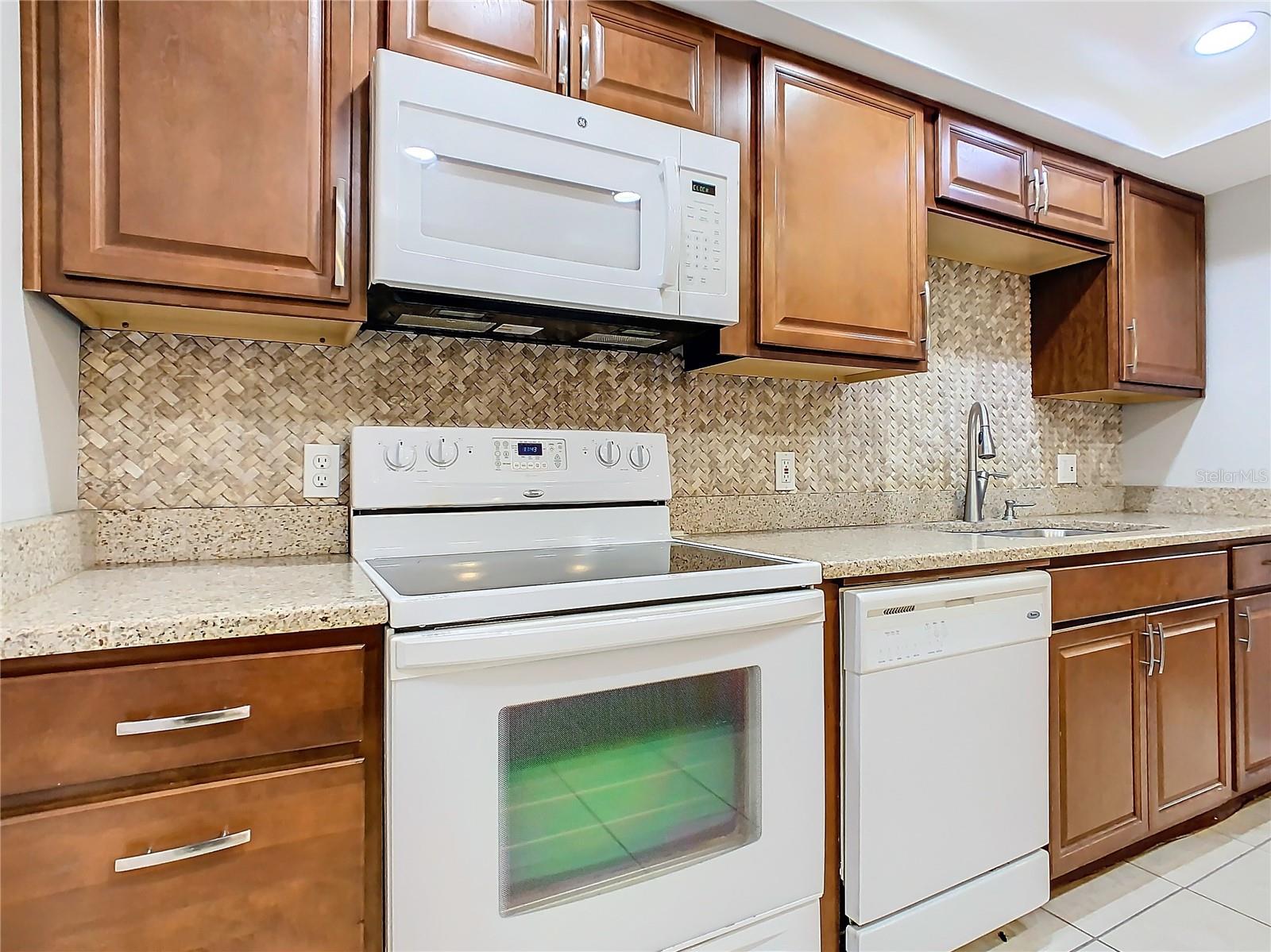 1130 N LAKE PARKER AVE #A306, LAKELAND, FL, 33805