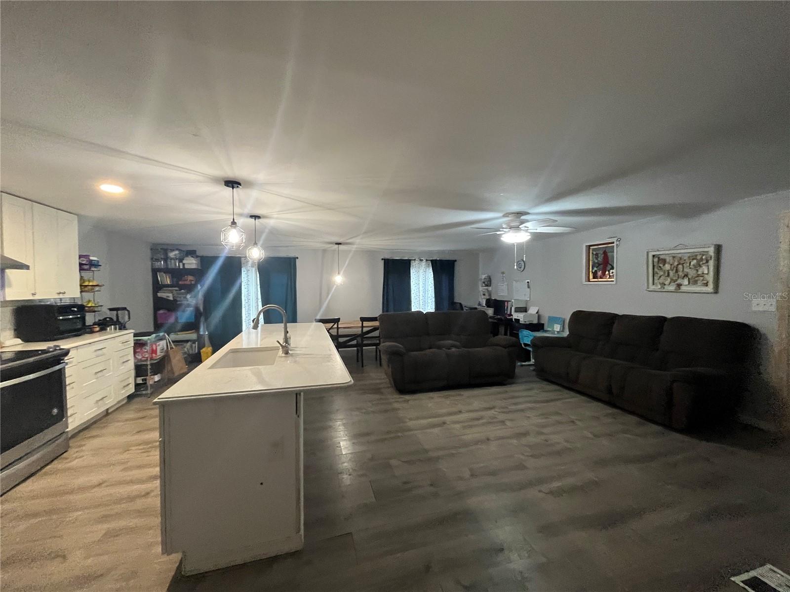 211 52ND AVE E, BRADENTON, FL, 34203