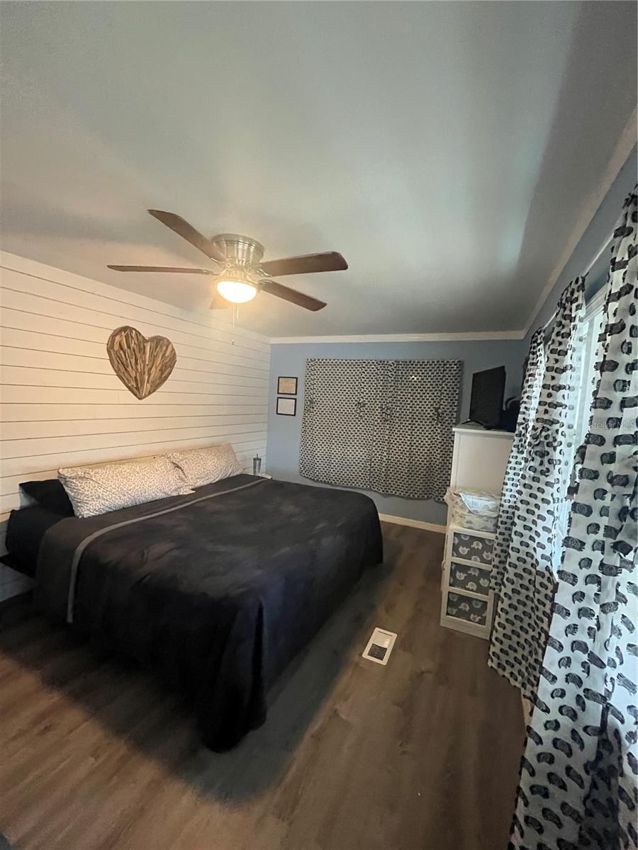 211 52ND AVE E, BRADENTON, FL, 34203