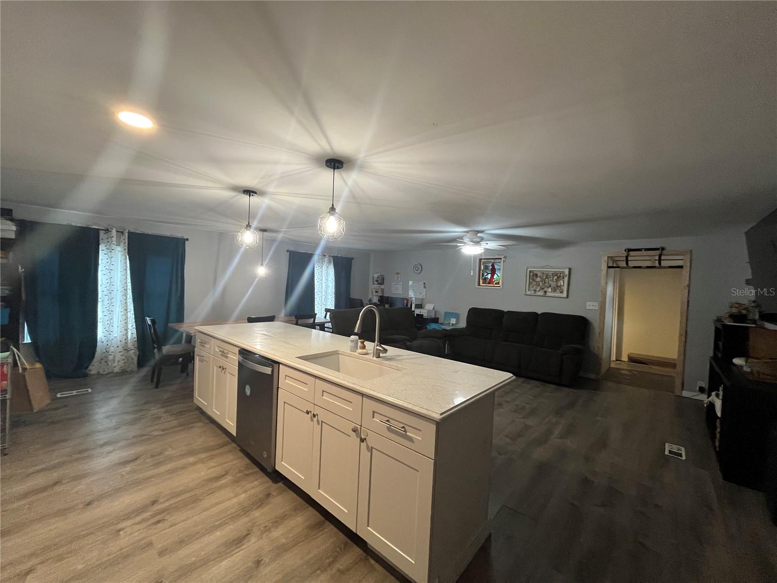 211 52ND AVE E, BRADENTON, FL, 34203
